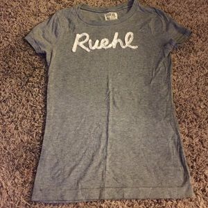 Ruehl t-shirt