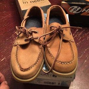 Sperry shoes for youth top siders