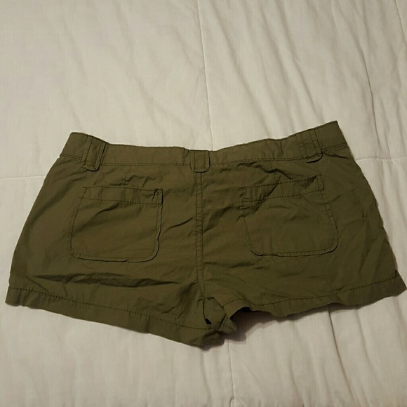 Shorts - Picture 2 of 3
