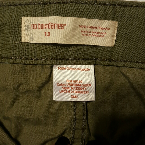 Shorts - Picture 3 of 3