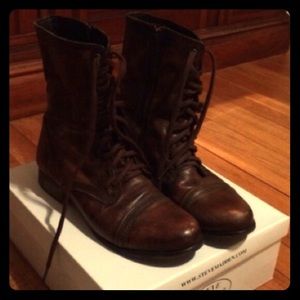 *SOLD* Steve Madden Troopa Boots