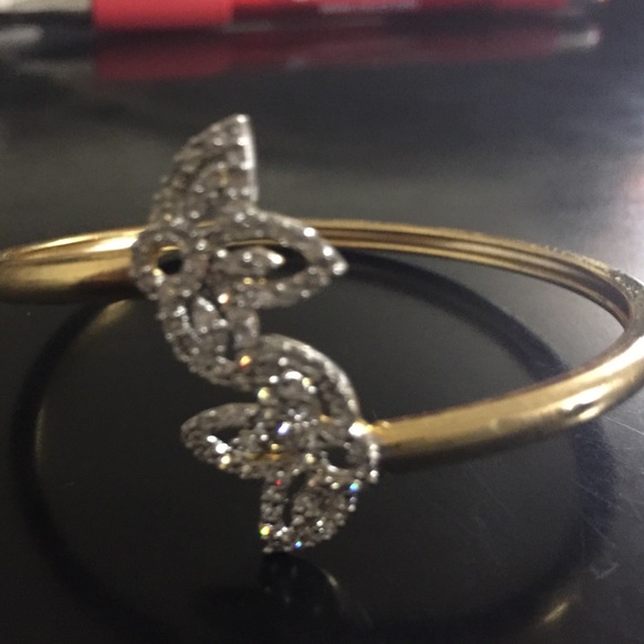 Jewelry - Picture 3 of 4