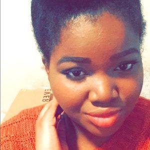 Meet your Posher, Courtney