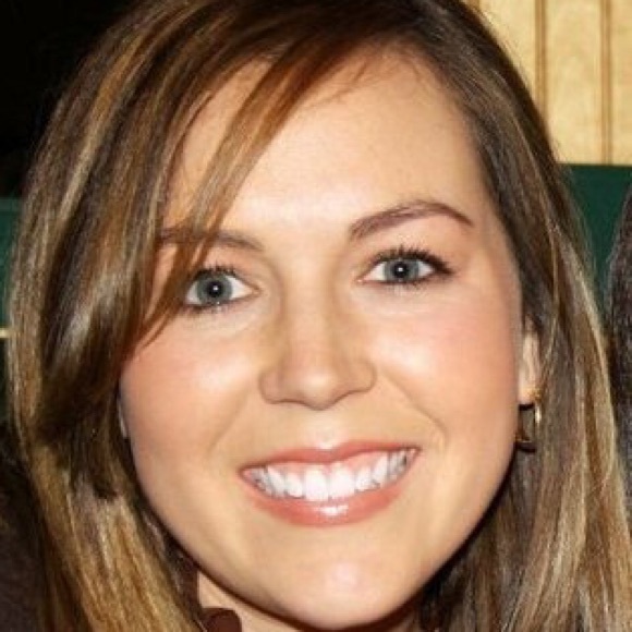 Meet your Posher, Courtney