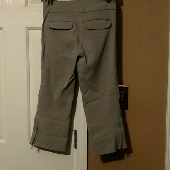 Guess capri's. - Picture 2 of 3