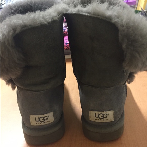 Bailey Button Uggs in grey - Picture 1 of 4