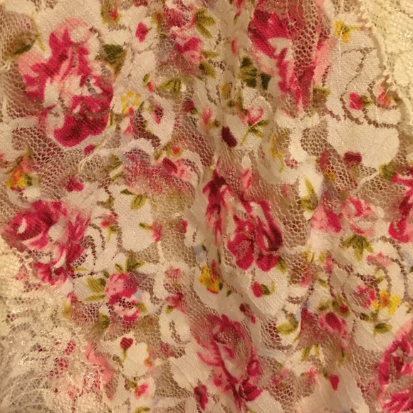 Lacy Top with Flowers - Picture 2 of 2