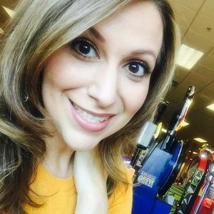 Meet your Posher, Raquel