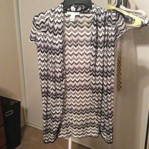 Black and silver short sleeved cover