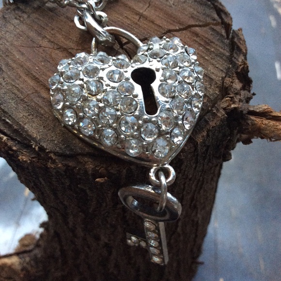 Jewelry - Heart Lock & Key Statement Necklace 🔓🔒🔐
