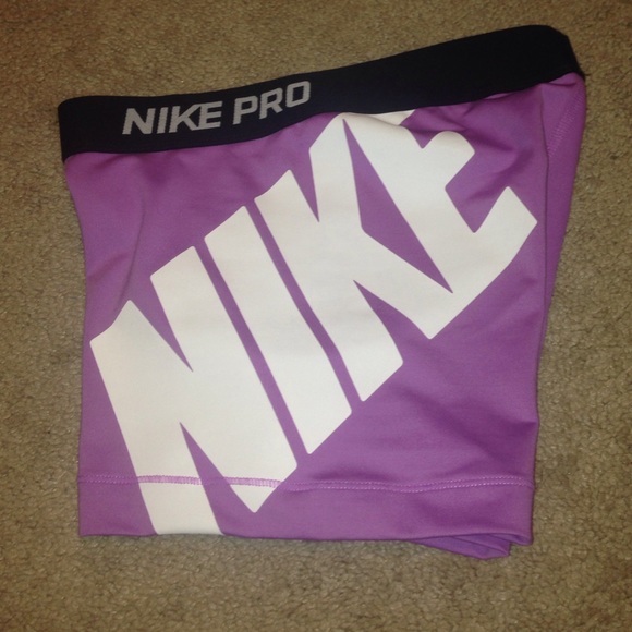 Nike pros - Picture 2 of 3