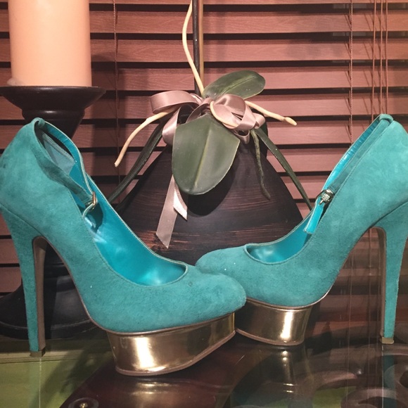 Turquoise, Gold platform heels! - Picture 1 of 4