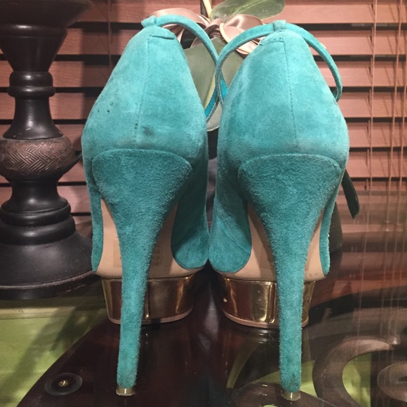 Turquoise, Gold platform heels! - Picture 3 of 4