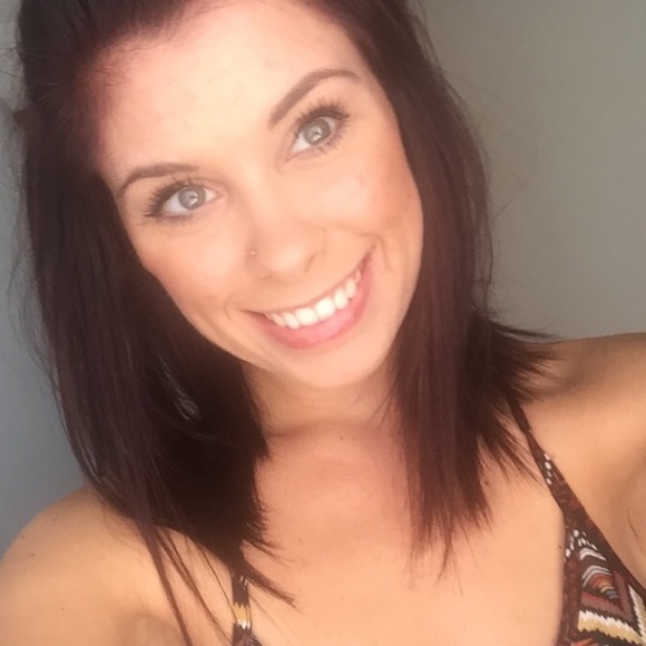 Meet your Posher, Katelyn - Picture 1 of 1