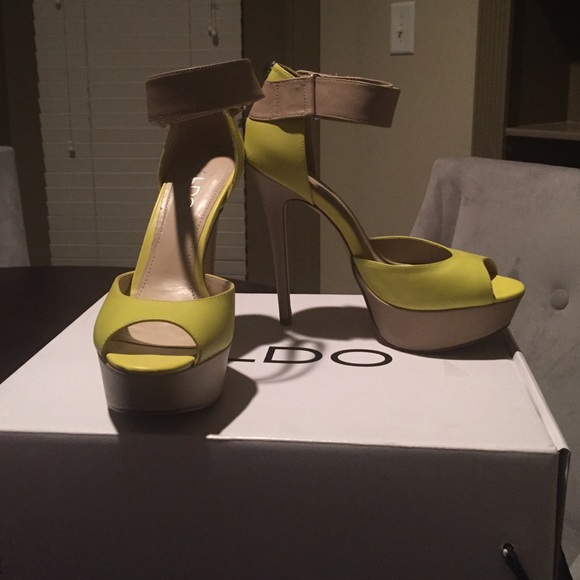 Aldo neon heels - Picture 2 of 3