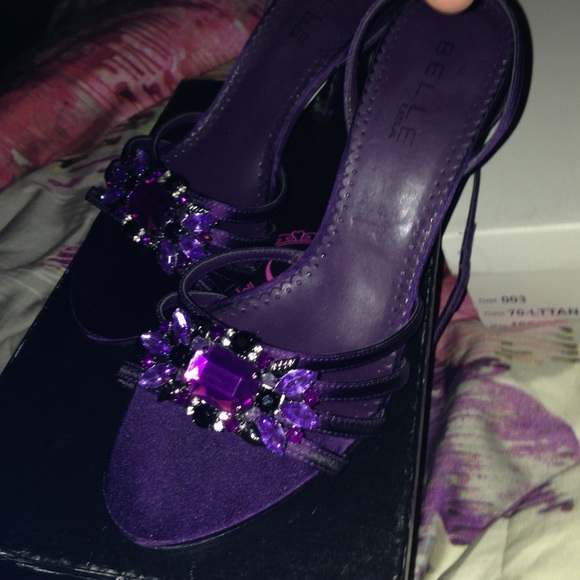 Beautifully jeweled purple sandals💜💜