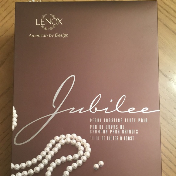 Jubilee Pearl toasting flutes pair - Picture 2 of 3