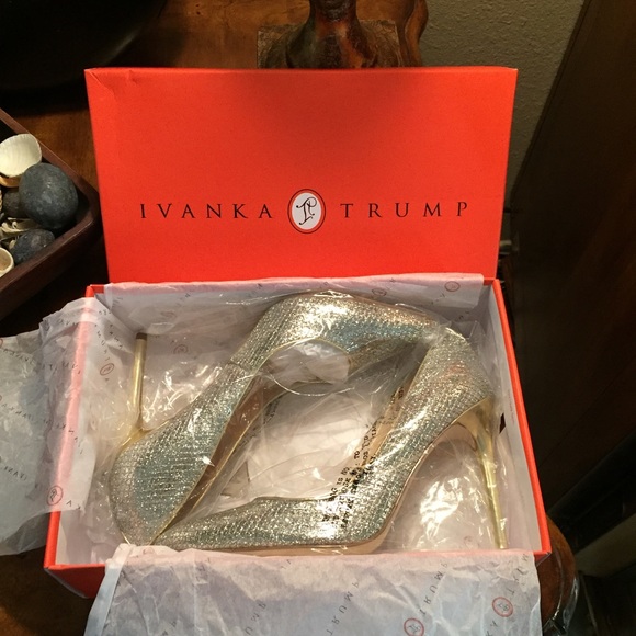 Ivanka Trump Shoes - Pumps