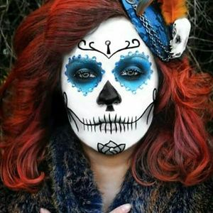 Meet your Posher, Claudia