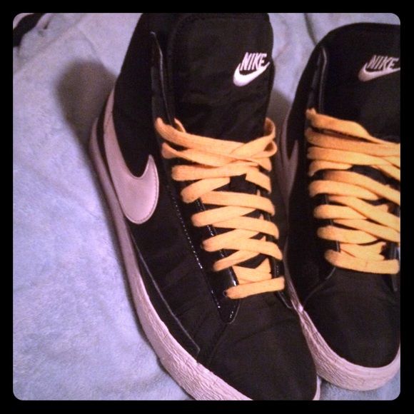Size 7 Nikes