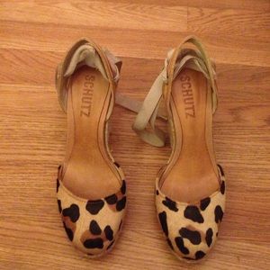 Schutz wraparound wedges