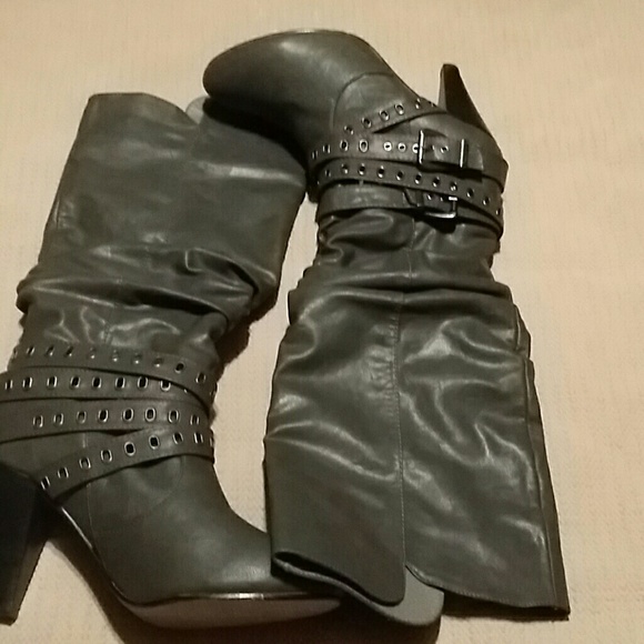 SEXY GRAY BOOTS
