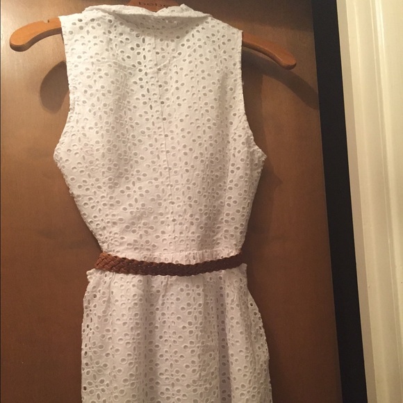 👄NWOT White Button Up Floral Cut out Dress👄 - Picture 3 of 3