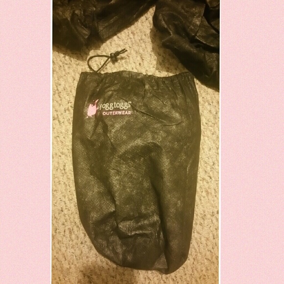 SOLD on M_rcari! Frog Toggs and Shoe Protectors - Picture 4 of 4