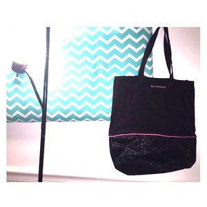 BLACK FRIDAY SALE ✨🎁 Victoria's Secret bag 🛍