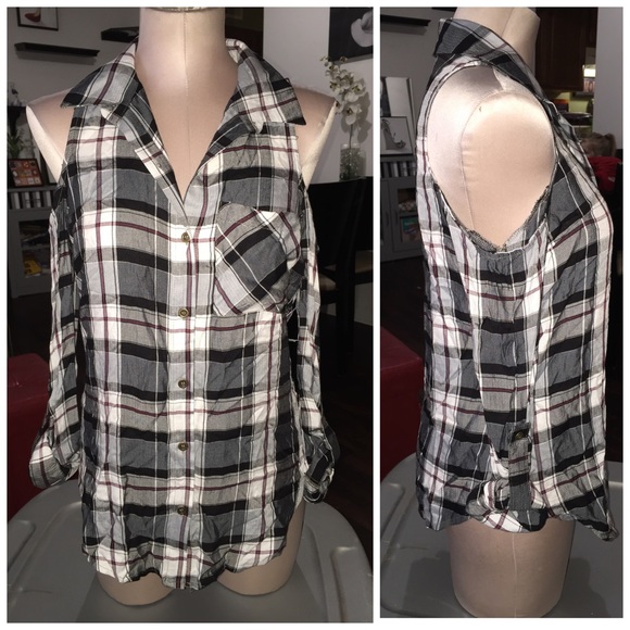 NWT Plaid Button up, cut out shoulder top!