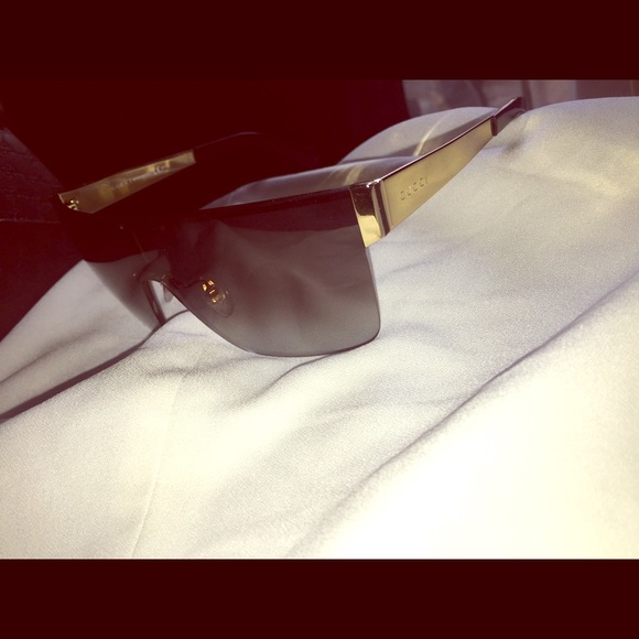 Authentic Women's Gucci Sunglasses