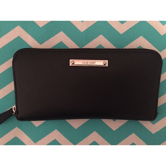 ❌ SOLD ❌Authentic Nine West wallet NWOT 👛 - Picture 1 of 4