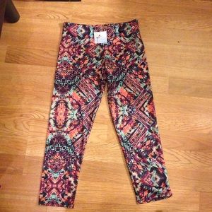 (2) Onzie Capri yoga leggings