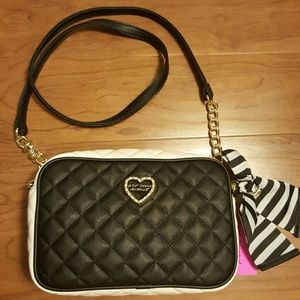 Betsey johnson had bag