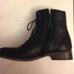 simple combat boots