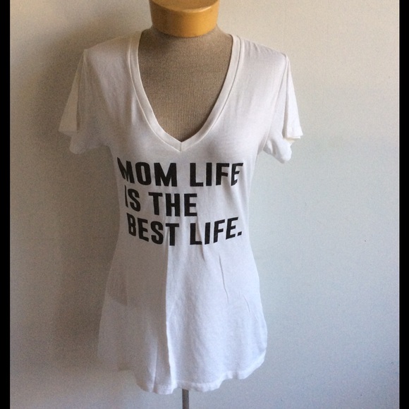 Mom life Is the Best Life v neck - Picture 2 of 3