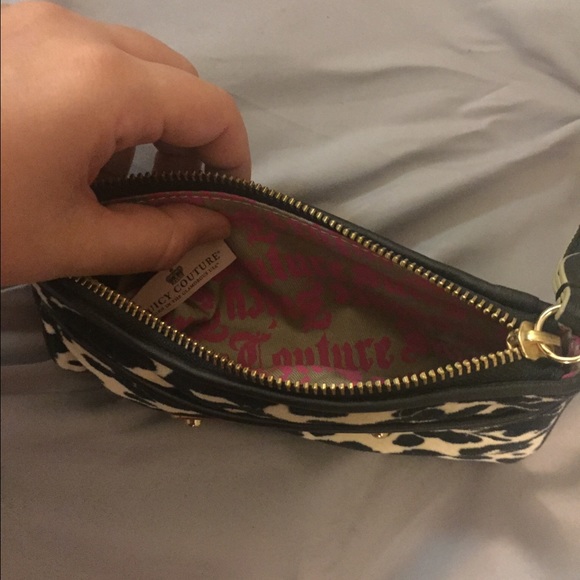 Juicy couture  wristlet - Picture 2 of 3