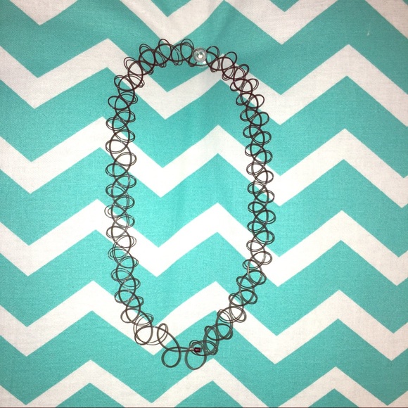 Urban Outfitters Choker
