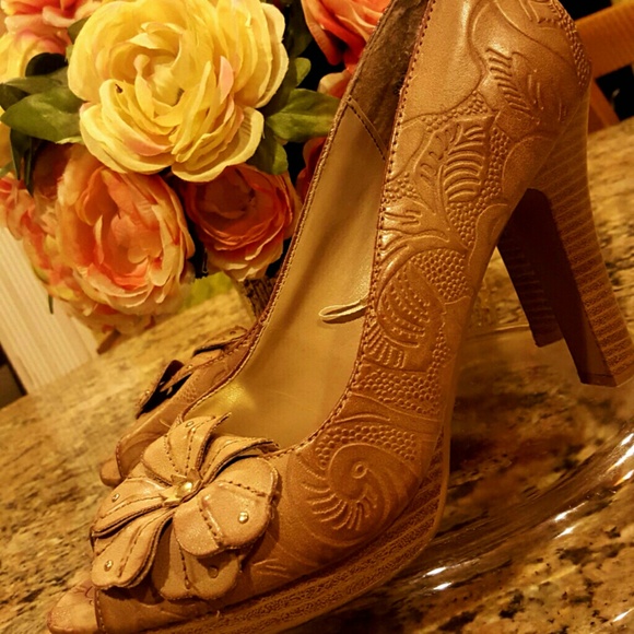 Dollhouse brown he high heels shoes - Picture 4 of 4