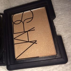NARS Satellite of love. Highlighting blush.