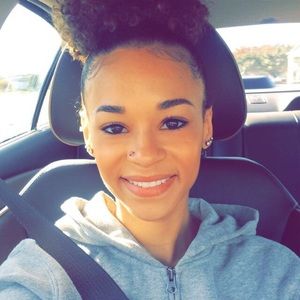Meet your Posher, Briana