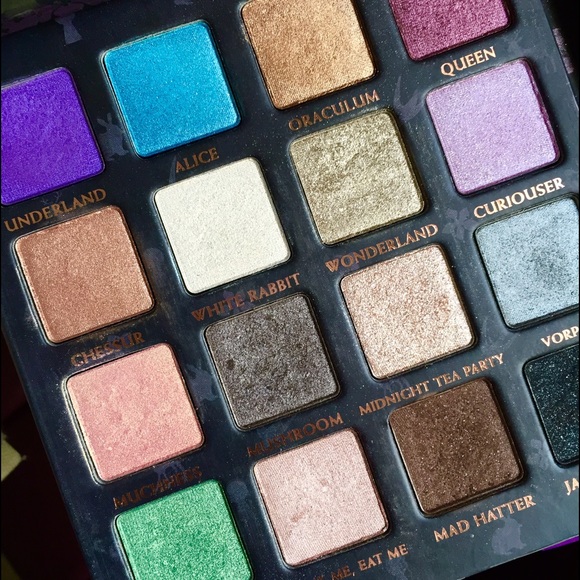 Urban Decay Alice in Wonderland Palette 🎩