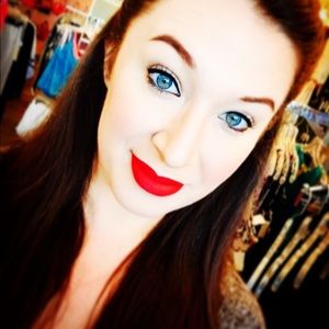 Meet your Posher, Ashley