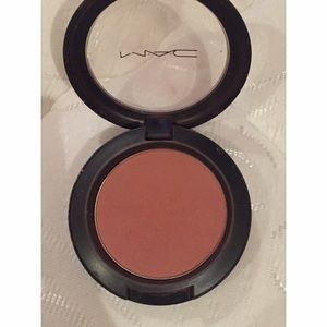 MAC pinch me blush
