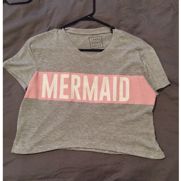 Young romantics mermaid cropped tee