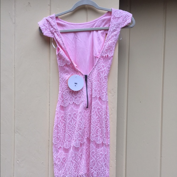 Pink lace dress w/ low cut back🔥💃🏽 - Picture 2 of 4