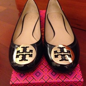 TORY BURCH PATENT REVA BALLET- NAVY SIZE 7