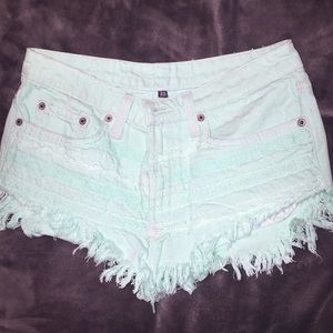 LF mint lace embroidered mid-waisted shorts