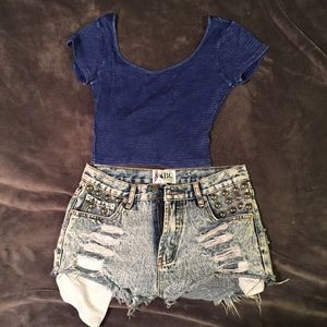 Blue patterned crop top 💙💙💙💙