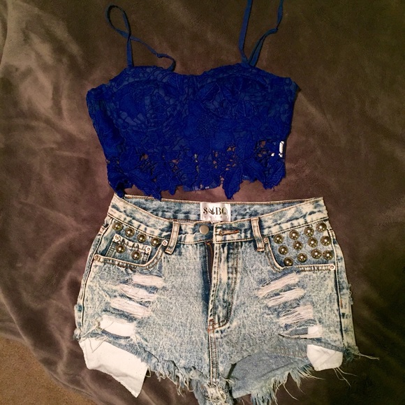 LF blue flower laced crop top